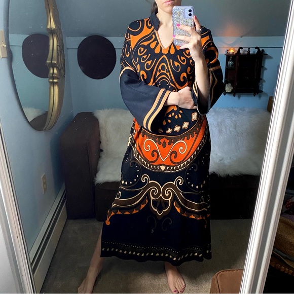 1970s Handmade Vintage Groovy Patterned Bell Sleeve Kaftan Dress - Picture 5 of 16
